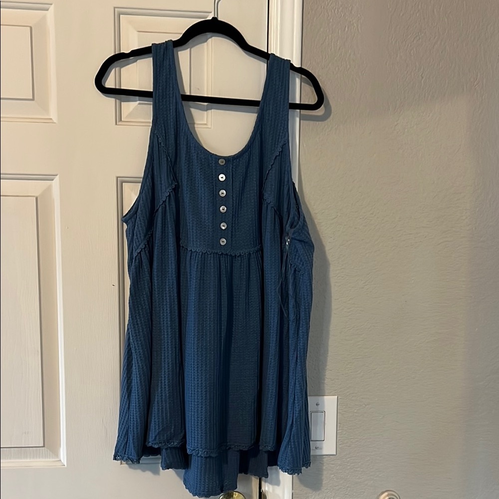 Blue Sleeveless Button-Down Top